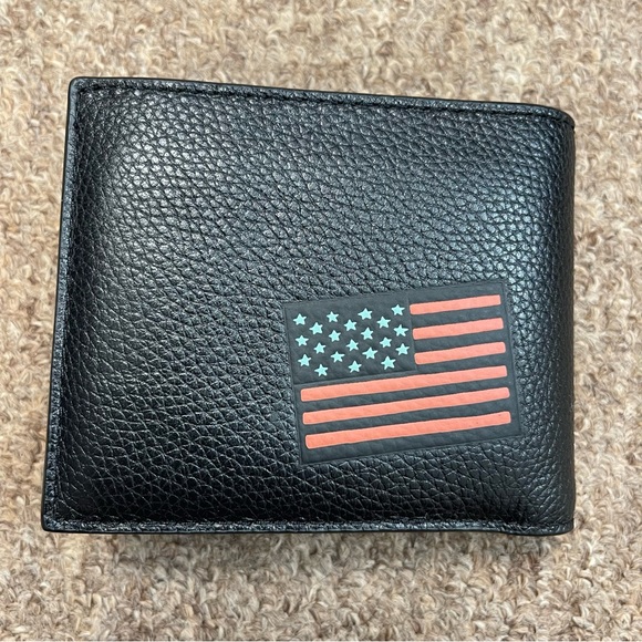 COACH Wallet 💳 - Picture 4 of 5